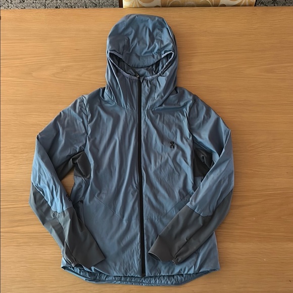 On Running Performance Jacket size small - Picture 3 of 8